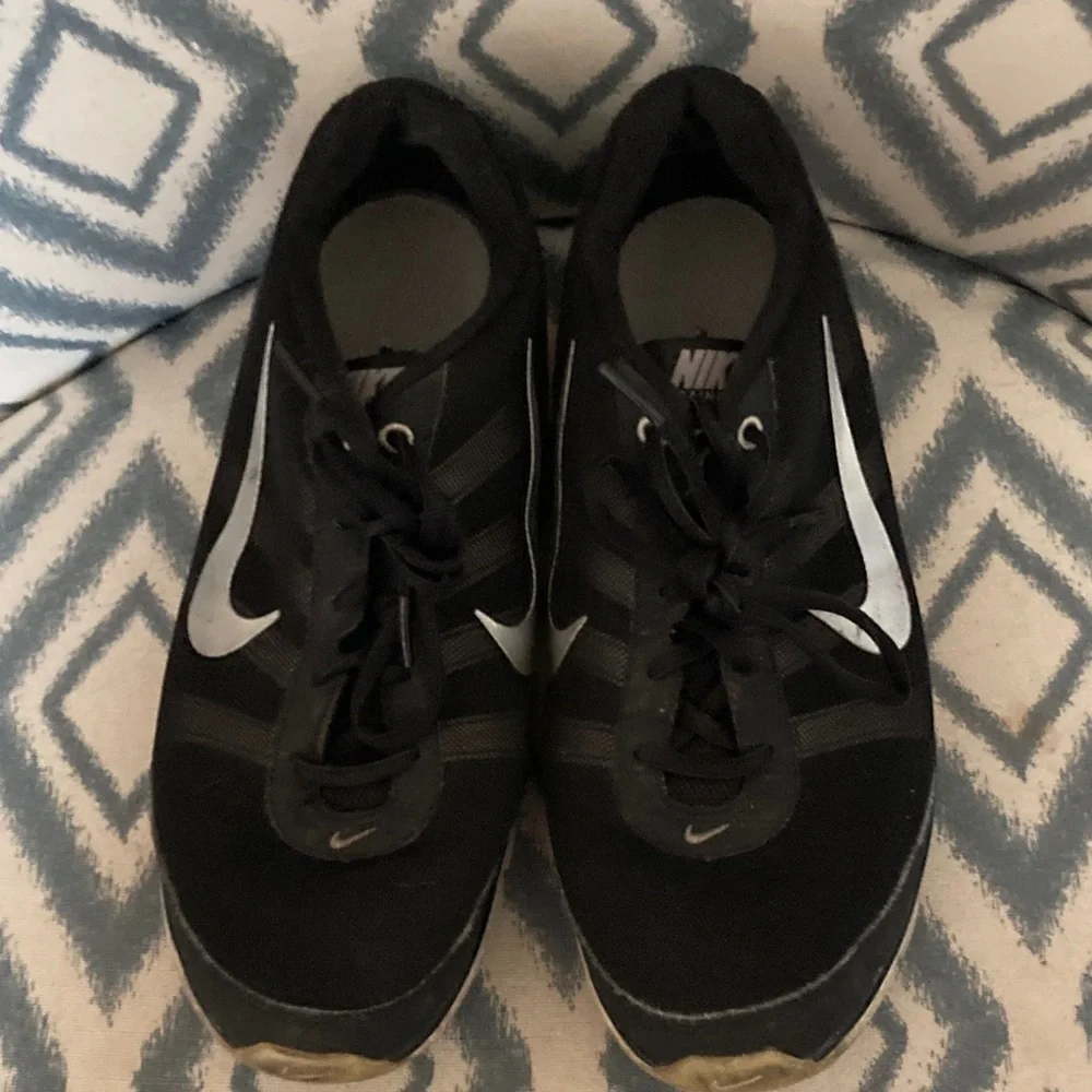 Nike Black‎ and White Running Shoes 9